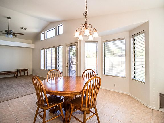 3041 Bay Breakfast Room