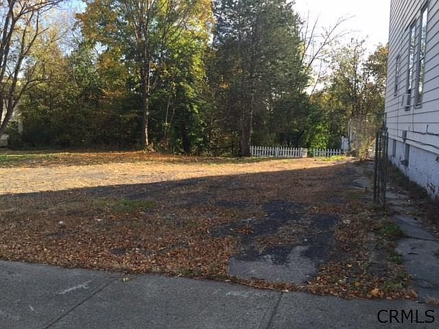 2nd image of 82 2nd Ave