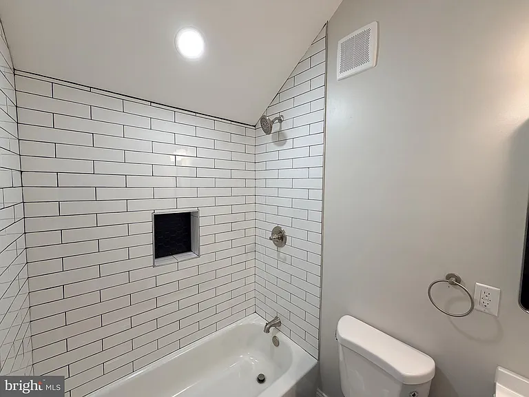 3 E Overlea Ave #3 — Photo 26