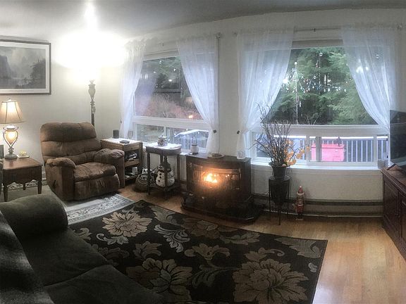3rd image of 3229 Lincoln Ct