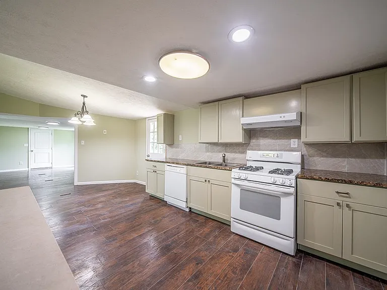 70 Shephard Dr — Photo 20