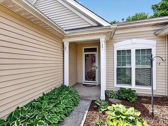 2nd image of 16046 Stuarts Draft Ct