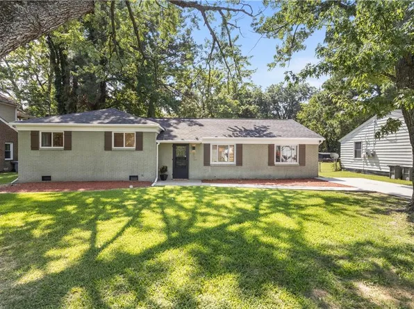 5 Pine Ln, Hampton, VA 23664