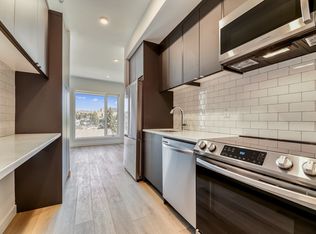 1870 45th St NW #404, Calgary, AB T3B6M5