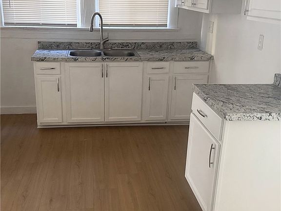 4th image of 1136 E Alhambra Ct