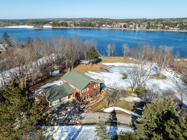 918 Main Street, Calais, ME 04619