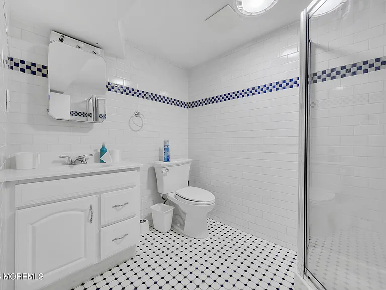 25 Surrey Ln — Photo 21