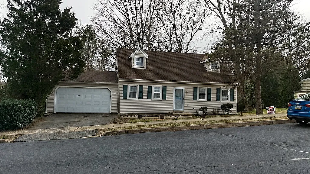2514 Valley Dr photo 1
