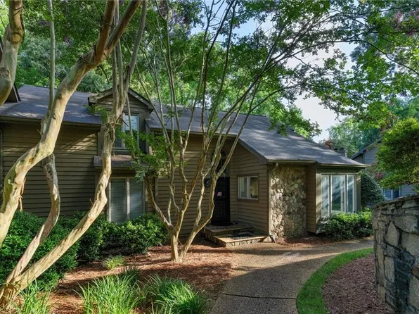 1897 Dyouville Ln, Chamblee, GA 30341