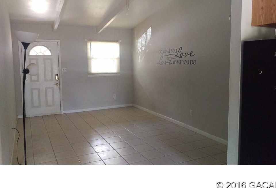 1st image of 1338 NE 31st Pl