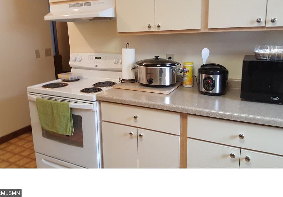 2nd image of 1015 S Barstow St