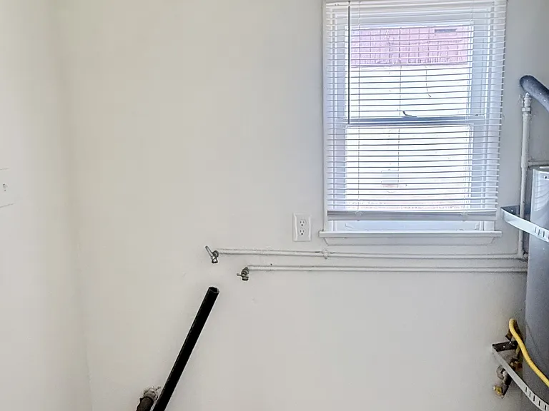 24452 Myers Ave — Photo 9
