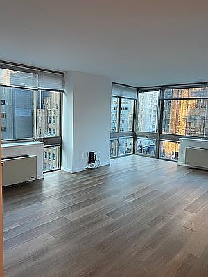 1st image of 16 Park Pl #19J