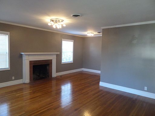 3rd image of 12668 Dewey St