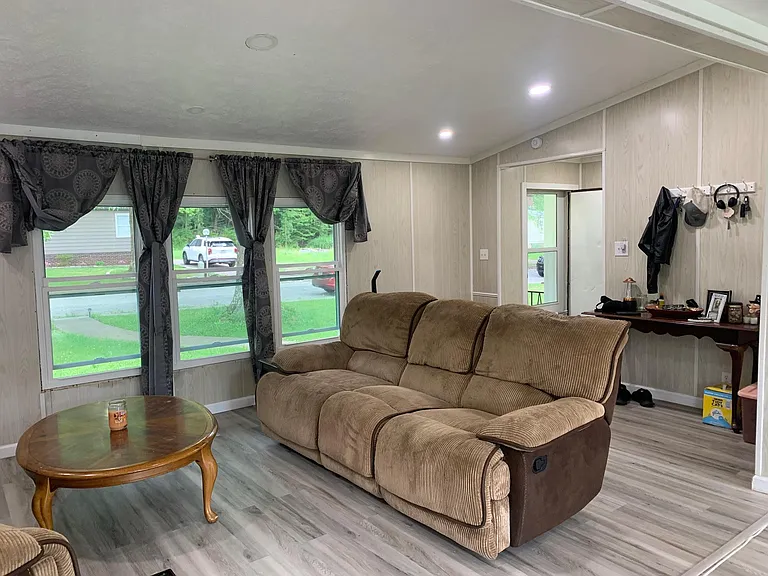 18 Oak Dr — Photo 5