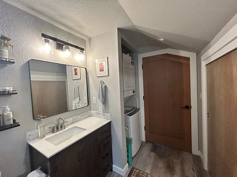 370 Snowbird Loop — Photo 10