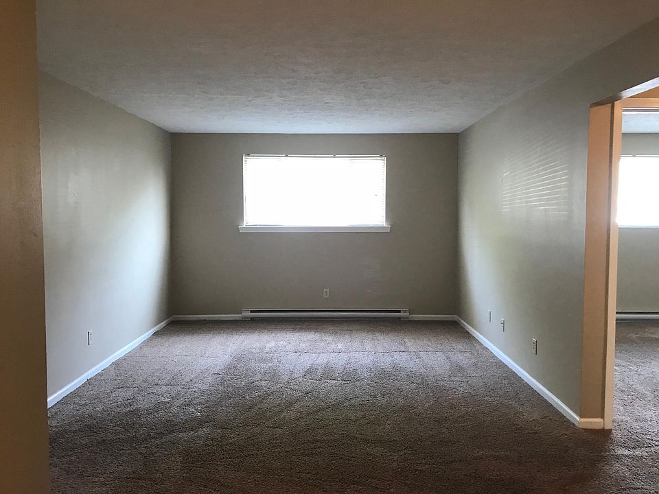 2nd image of 902 Westwood Ct