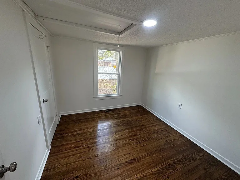 124 Hedge St — Photo 10