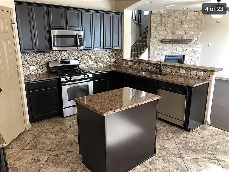 10501 Luke Ct — Photo 4