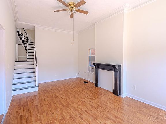 3rd image of 1828 Freeman Ave