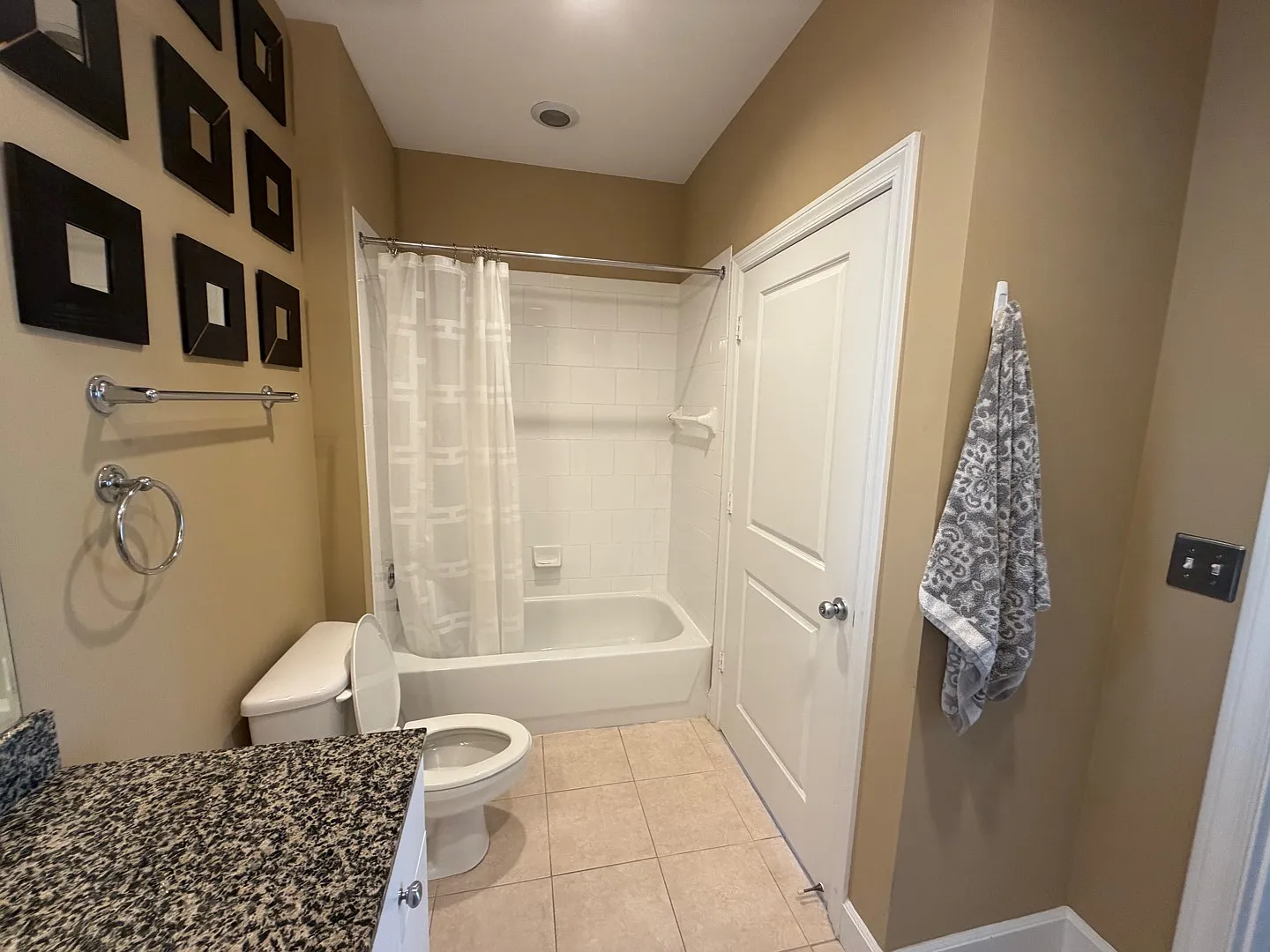 2626 Peachtree Rd NW - Peachtree Condo — Photo 2