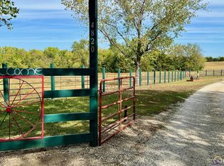 4820 NE Liggett Ln, Topeka, KS 66617