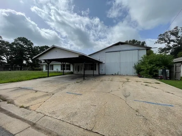 1001 Dale Dr, Benton, LA 71006
