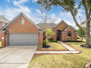 10314 Little Oak Dr, Baytown, TX 77523
