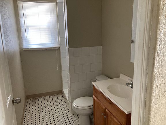 5th image of 120 E Slattery Blvd