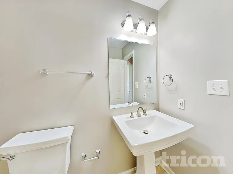 661 Rebecca Jane Dr — Photo 10