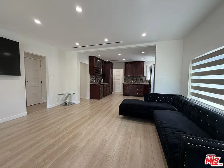 8561 Kyle St — Photo 6