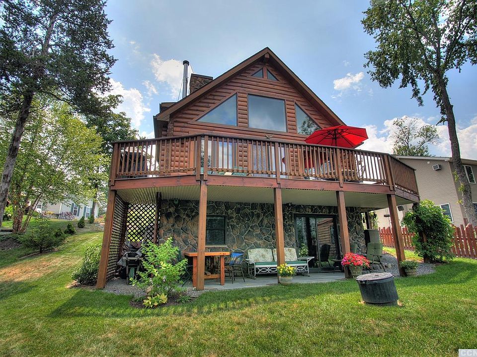 1st image of 12 Valley Ct