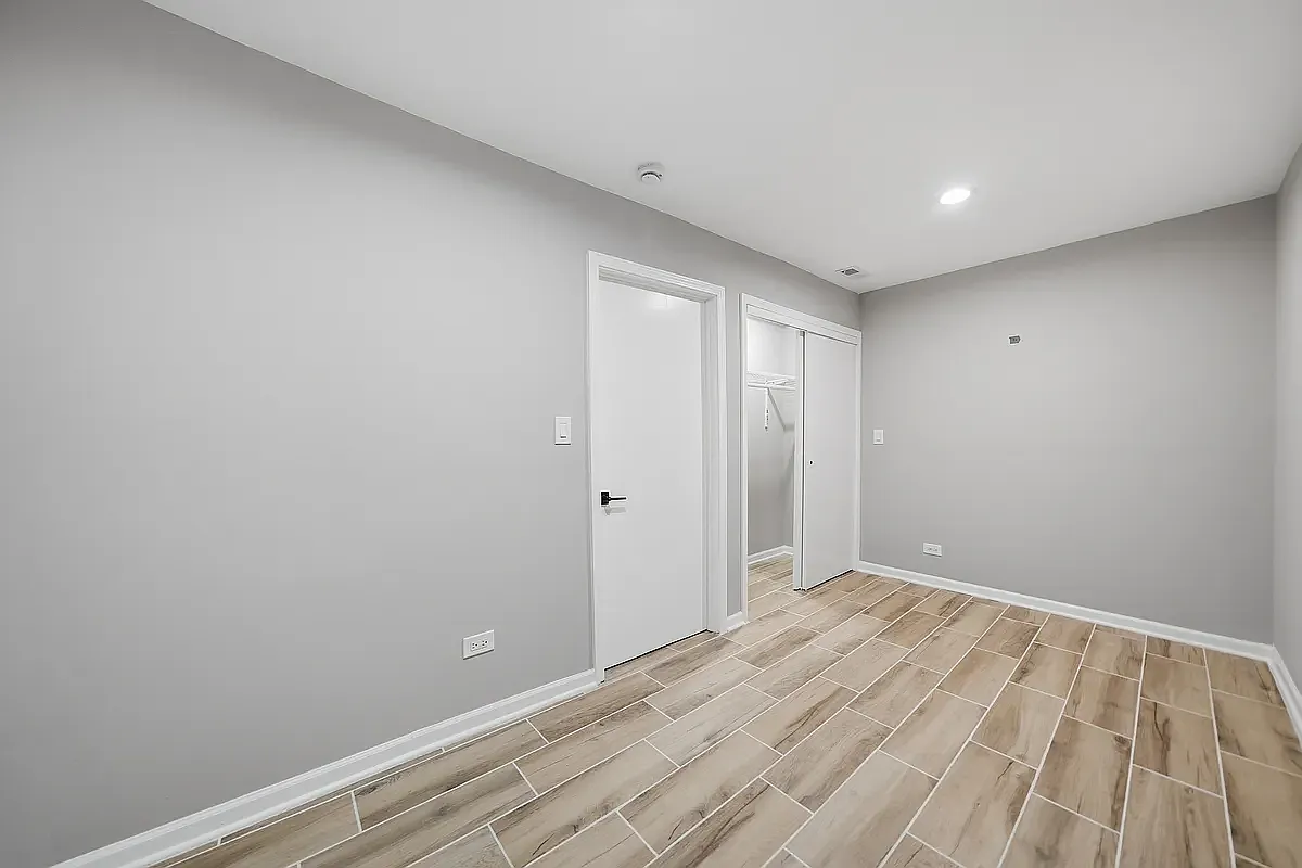 2 bed, 900 sqft, $1,800 — Photo 4
