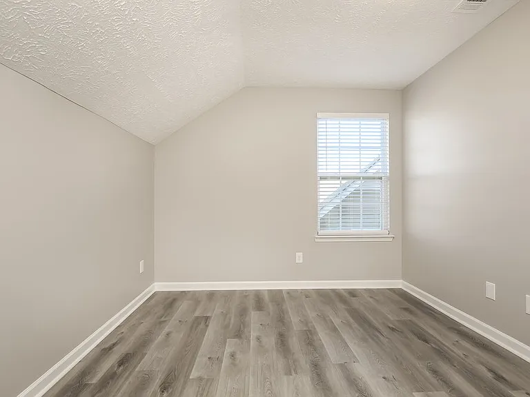 8481 Lawson Dr — Photo 13
