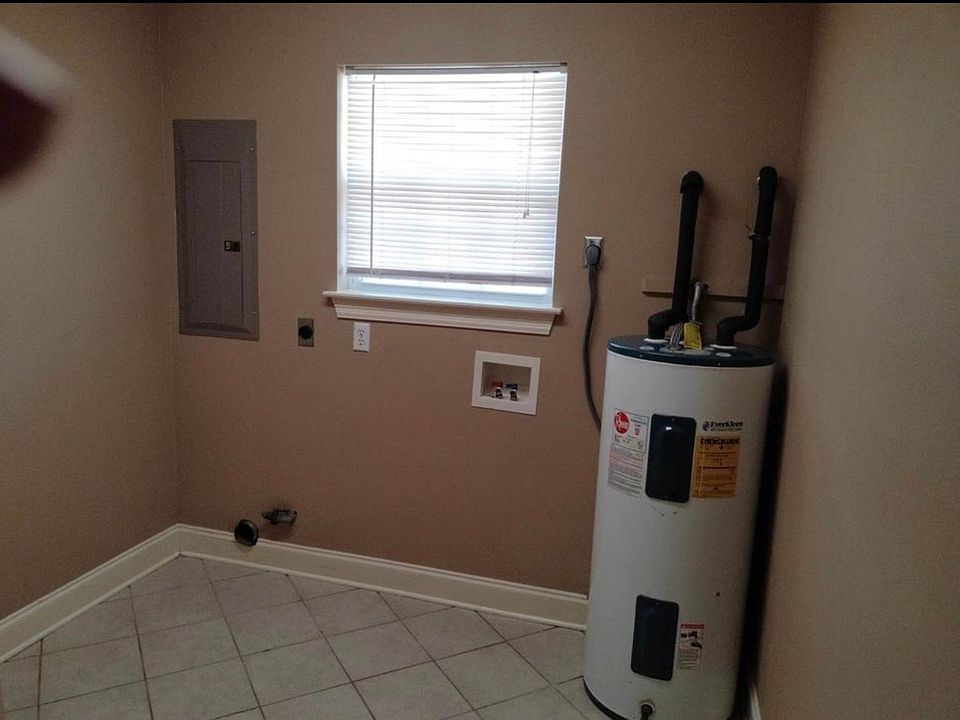 1st image of 318 E Saint Mary Dr