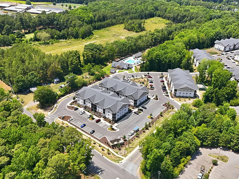 Pine Reserve Apartments — Photo 58