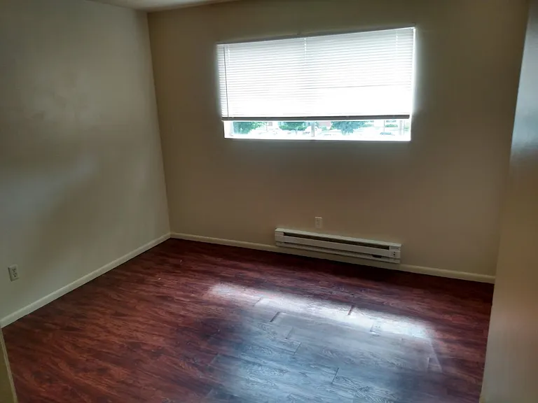 220 N 4th St #19 — Photo 5