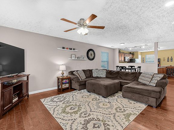4th image of 7996 Beardsley Ave