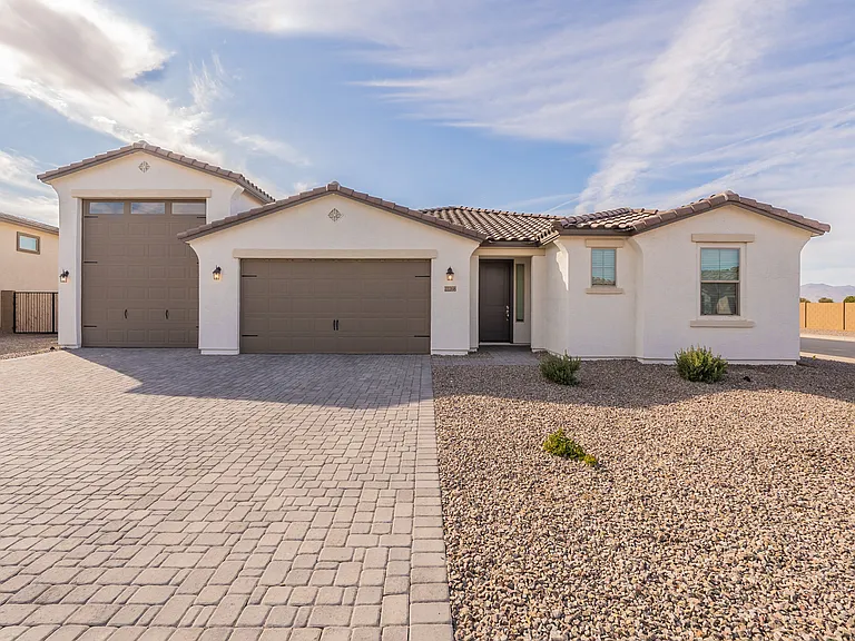 22268 N Risa Dr — Photo 2