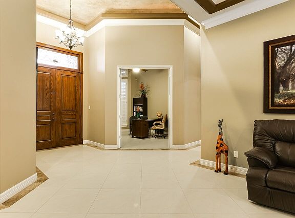 3rd image of 923 Pigeon Dr