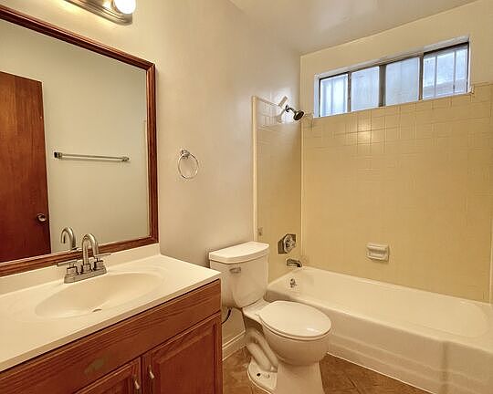 4th image of 1226 Armacost Ave APT 4