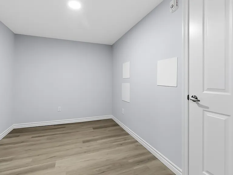 425 Watson Pkwy N — Photo 5