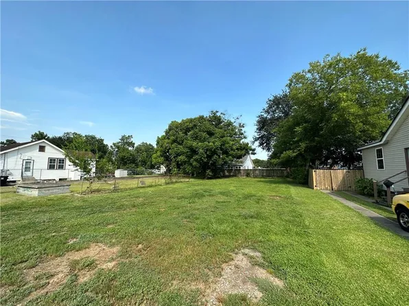 823 Lebeau St, Arabi, LA 70032