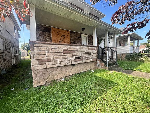 3rd image of 1045 Grant St