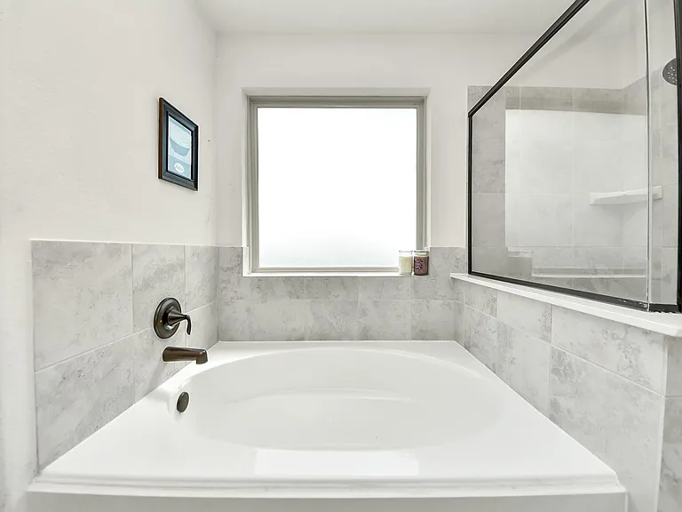 3705 Banbury Ln — Photo 31
