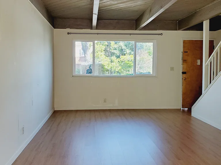 184 El Carmelo Ave #184 — Photo 6