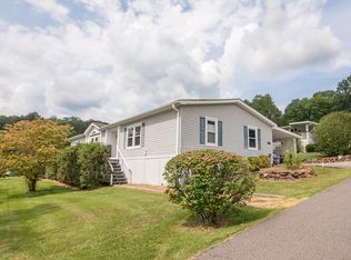 104 Pastureview Dr, Franklin, NC 28734