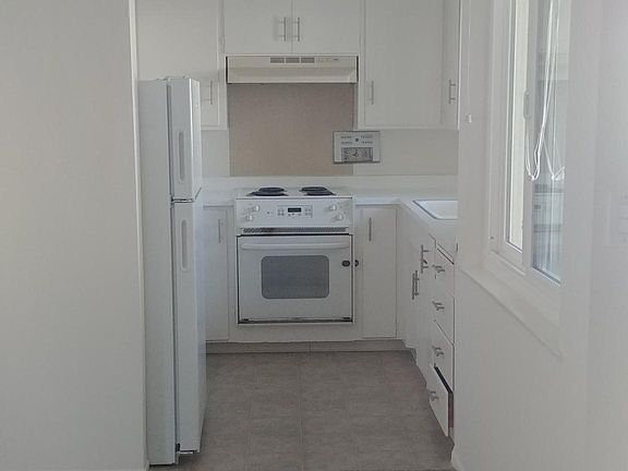 2nd image of 1321 Garden St #I