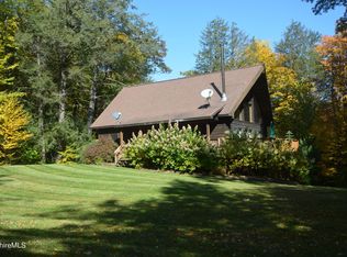 462 Bonny Rigg Hill Rd, Becket, MA 01223