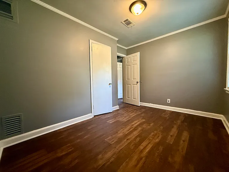 3858 Sherwood Dr — Photo 9